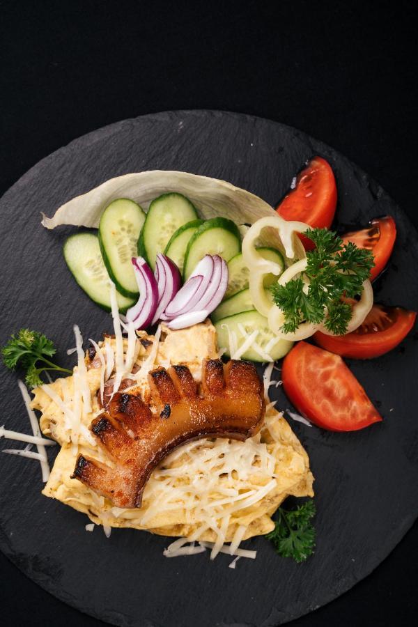 Areo Hotel & Restaurant Bradesti 外观 照片